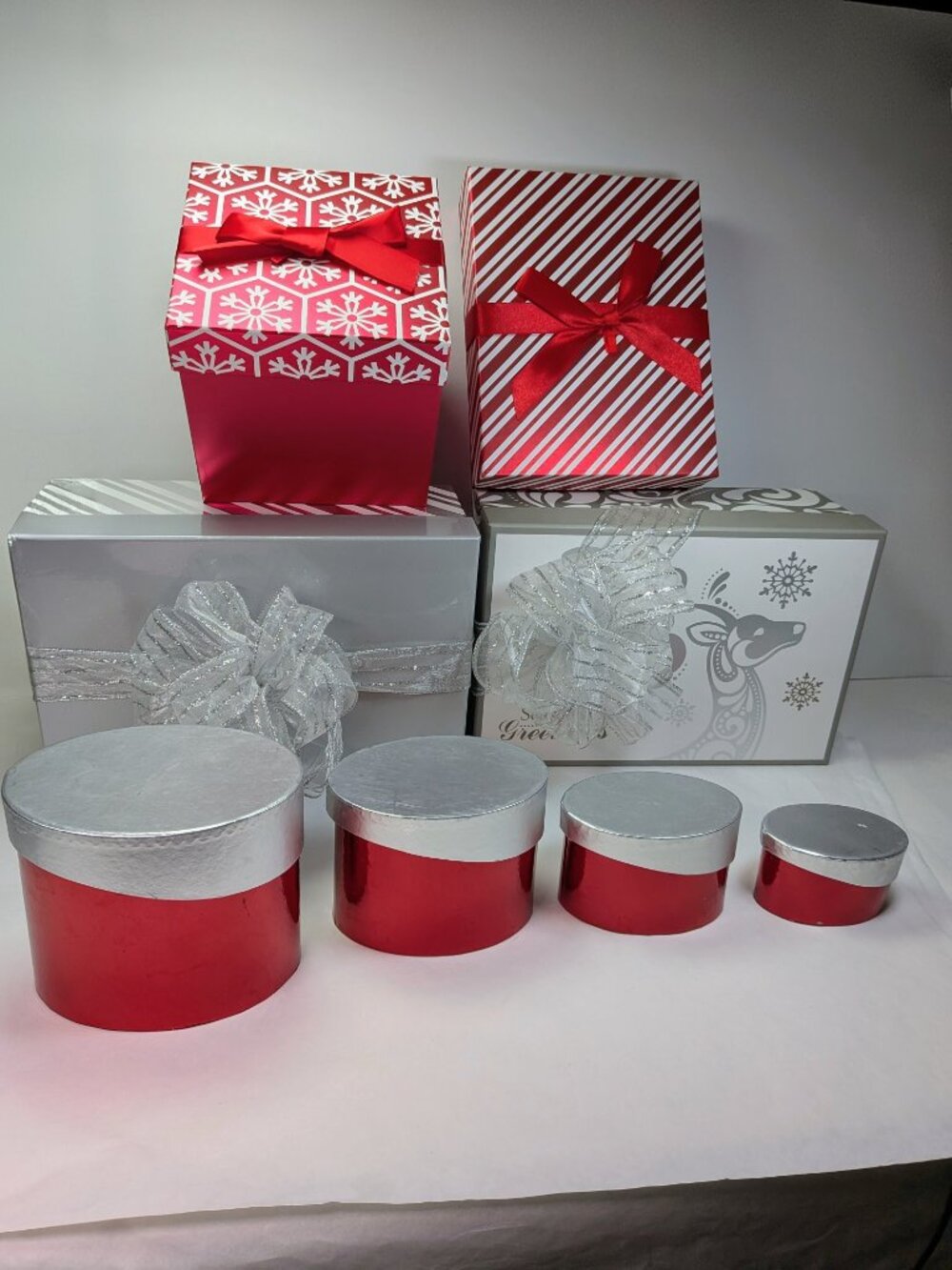 Christmas (8) Gift Boxes Bundle Metallic Red Silver Slant Oval Reindeer Stripe